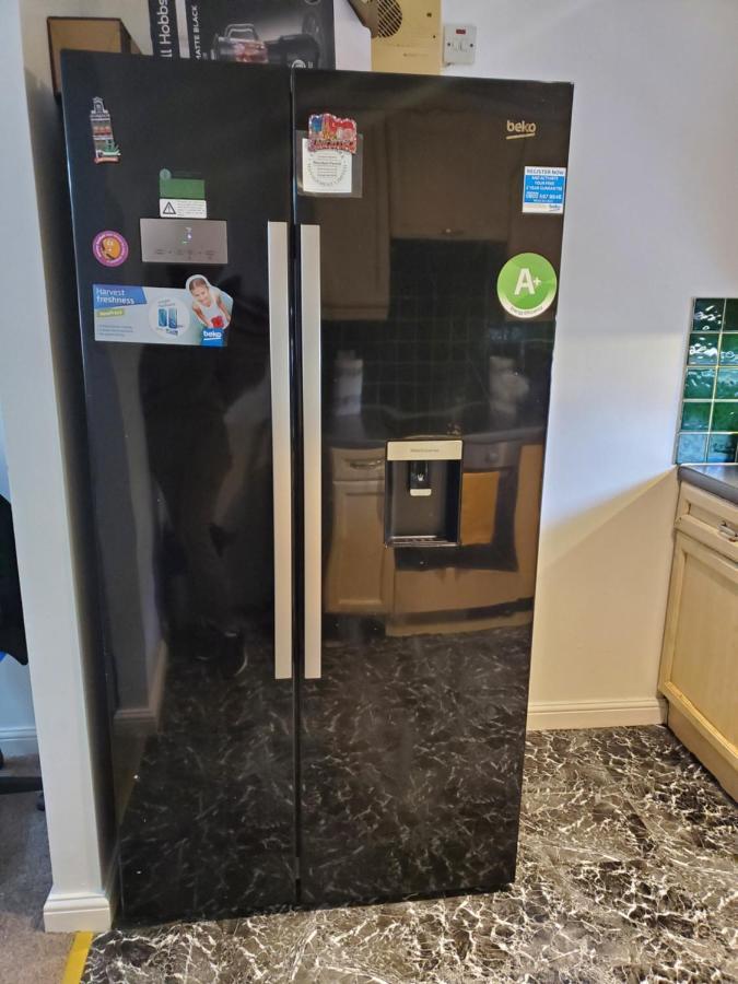 Lovely 2 Bed Flat/Apt In East London- Nice Estate. Dagenham Eksteriør billede