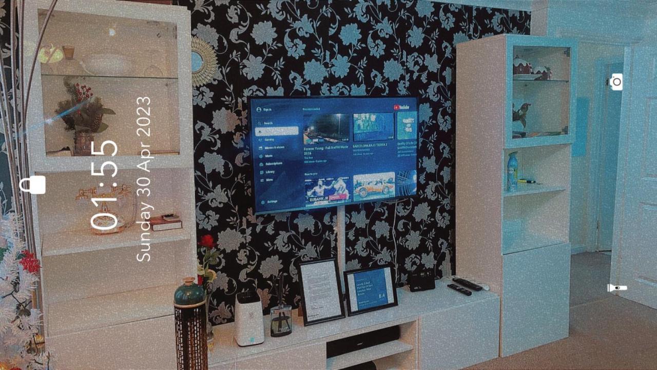 Lovely 2 Bed Flat/Apt In East London- Nice Estate. Dagenham Eksteriør billede